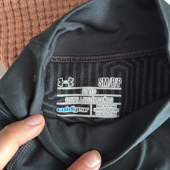 Size SM Under Armour Cold Gear - Picture 3 of 3